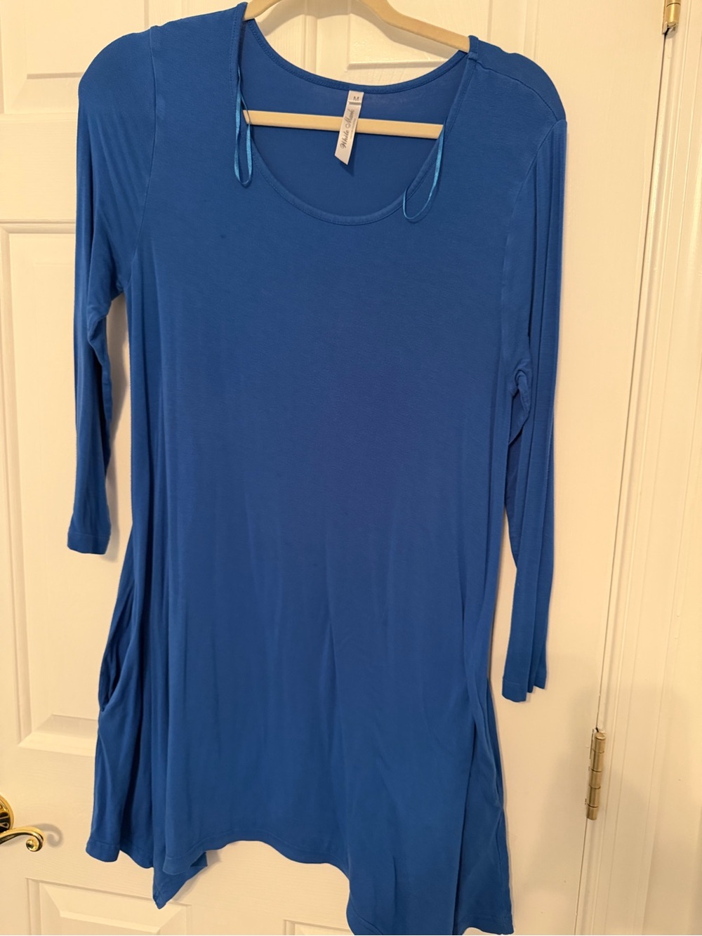 Mark White tunic top w/pockets. Size M.Slight/minor spots (see pic).Gd cond $15